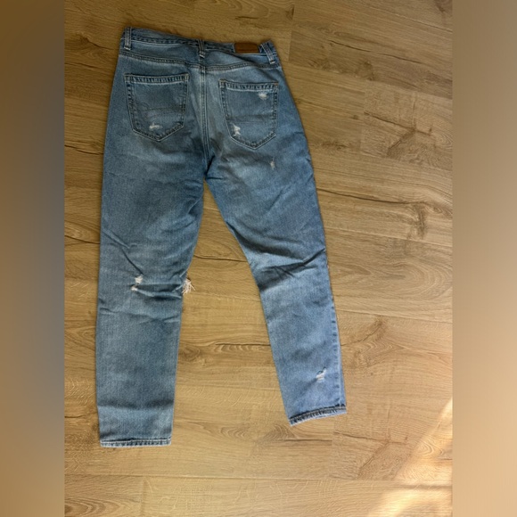 American Eagle Mom Jeans - Picture 3 of 3